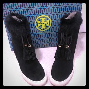 Winter boots. Worn once. No zipper.